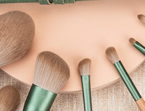 How Custom Makeup Brushes Attract Female Customers