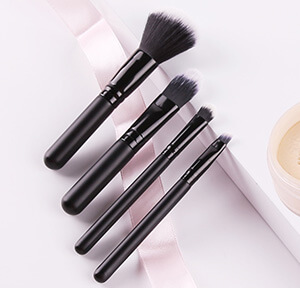 synthetic makeup brushes